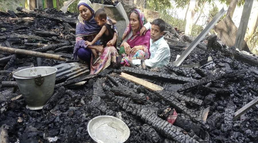 মতলবে অটোবাইক চালকের বসতঘর পুড়ে ছাই