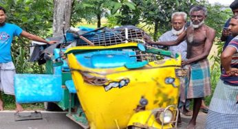 মতলব উত্তরে কাভার্ডভ্যান-সিএনজি অটোরিকশা মুখোমুখি সংঘর্ষ