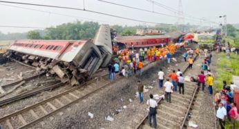 ভারতে ট্রেন দুর্ঘটনায় নিহত বেড়ে ২৩৩, আহত ৯০০