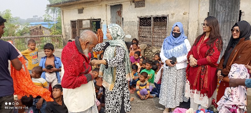 ডেঙ্গু প্রতিরোধে মশারী ও শীতবস্ত্র বিতরণ করলেন সবাই মিলে প্রতিষ্ঠান