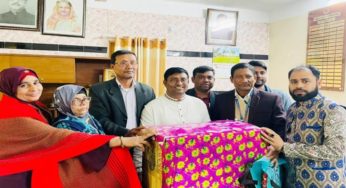 নিয়মিত বিদ্যুৎ বিল পরিশোধ করায় প্রথম পুরুস্কার পেলেন ছেংগারচর পৌর মেয়র