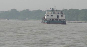 ৬ ঘণ্টা পর শরীয়তপুর-চাঁদপুর রুটে ফেরি চলাচল শুরু