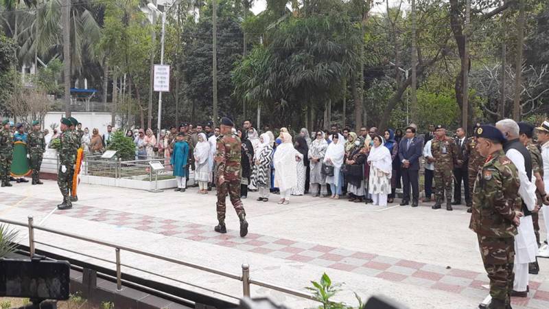 পিলখানা হত্যাকাণ্ডে শহীদদের প্রতি শ্রদ্ধা নিবেদন