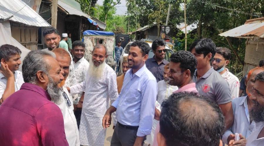 শাহরাস্তিতে চেয়ারম্যান প্রার্থী রুমির গণসংযোগ ও মতবিনিময়