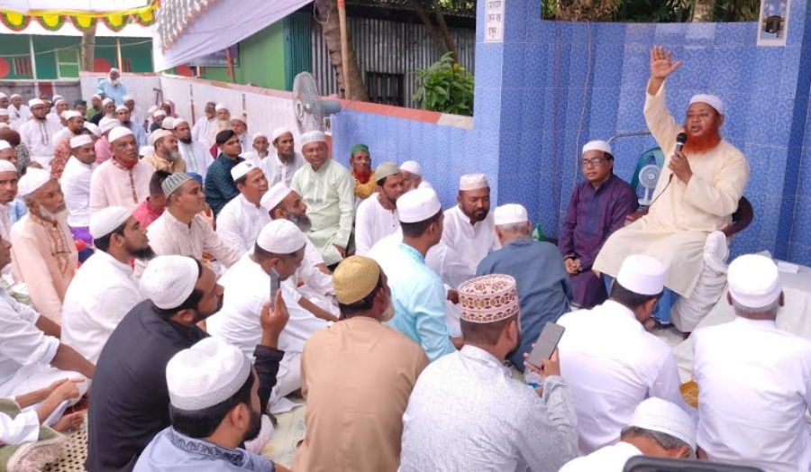 সুয়াপাড়া বড়বাড়ী ঈদগাহ ময়দানে পবিত্র ঈদুল ফিতরের বিশাল জামায়েত