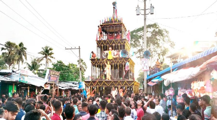 কচুয়া সাচারে হাজারও ভক্তবৃন্দের উপস্থিতিতে প্রথম রথ উদযাপন