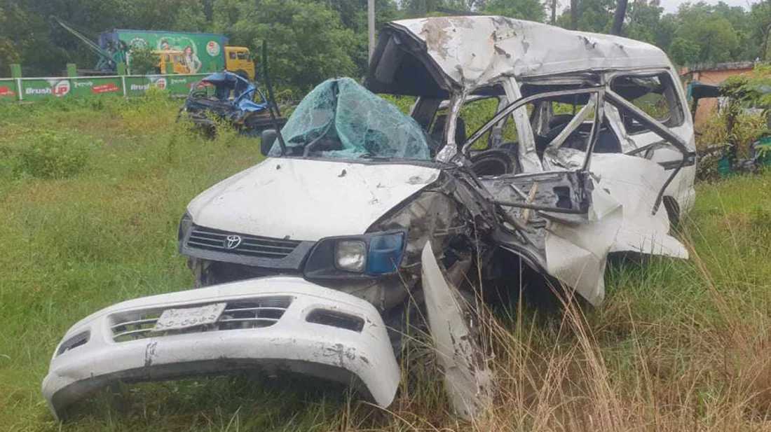 কুমিল্লায় বাসের ধাক্কায় মাইক্রোর ৪ যাত্রী নিহত