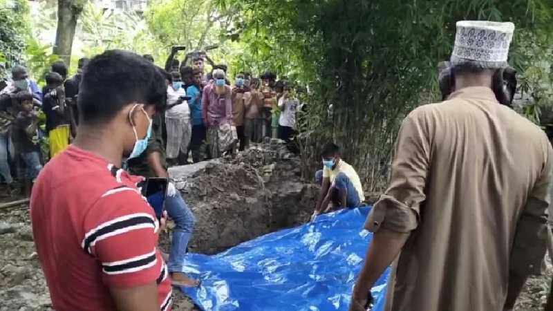 হাজীগঞ্জে আন্দোলনে ছুরিকাঘাতে নিহত আজাদ সরকারের মরদেহ উত্তোলন