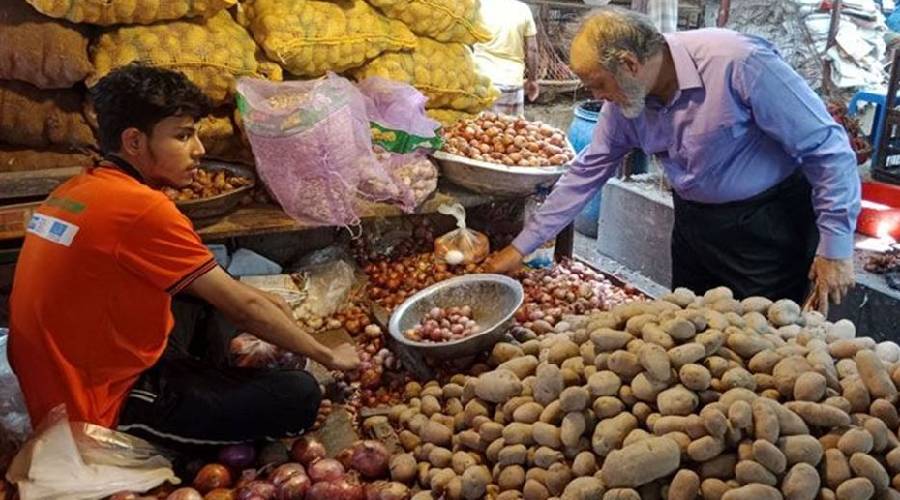 বাজারে অসাধুদের কারসাজি যেন থামছে না