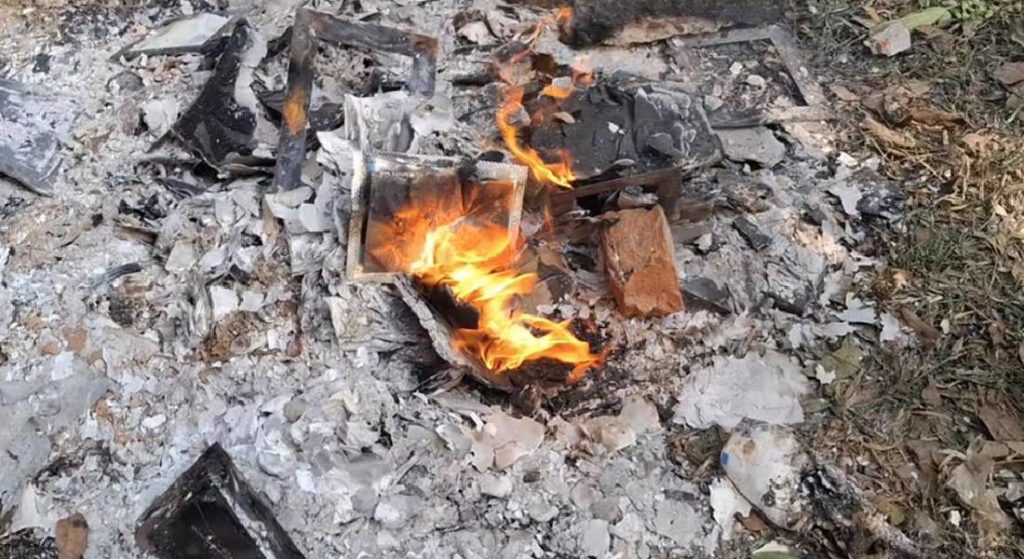 প্রধান শিক্ষকের কক্ষের তালা ভেঙে কাগজপত্রে আগুন দিল দুর্বৃত্তরা