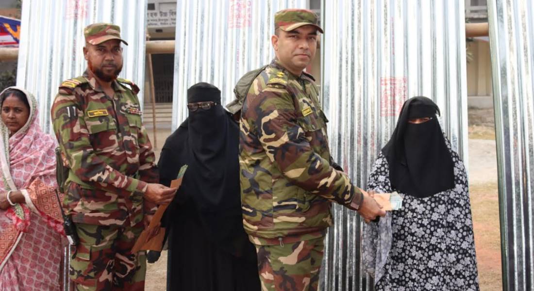 সেনাবাহিনী উদ্যোগে অসহায় দরিদ্রদের মাঝে গৃহ নির্মাণ সামগ্রী, অর্থ বিতরণ