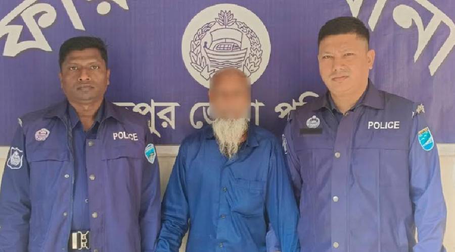 ফরিদগঞ্জে শিশু ধ-র্ষ-ণ চেষ্টা বৃদ্ধ গ্রেফতার