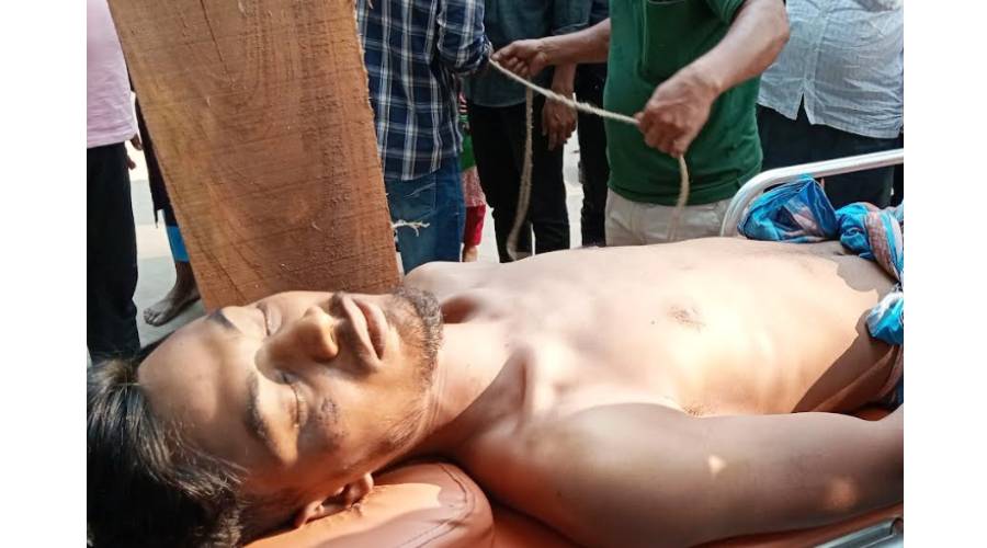 কচুয়ায় প্রেমিকার সাথে দেখা করতে গিয়ে লা*শ হলেন প্রেমিক, মা-মেয়ে আটক