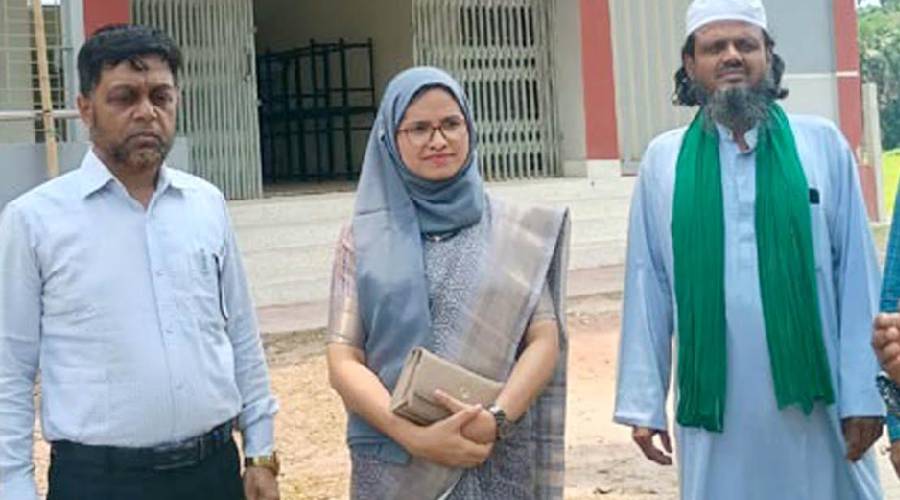 মতলব উত্তরে দেয়াল টপকে নকল দিতে গিয়ে একজন আটক, বহিষ্কার ২