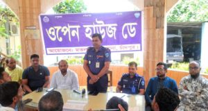 নারী