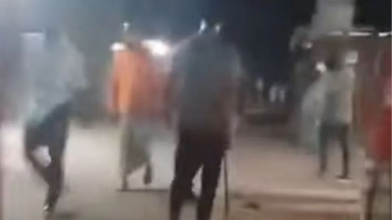 হাজীগঞ্জে  দুই গ্রামবাসীর মধ্যে  সংর্ঘষ, আহত ৩০