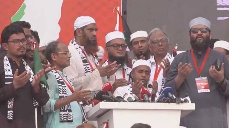 মোনাজাতে ফিলিস্তিনের স্বাধীনতা চেয়ে কাঁদলেন লাখো মানুষ
