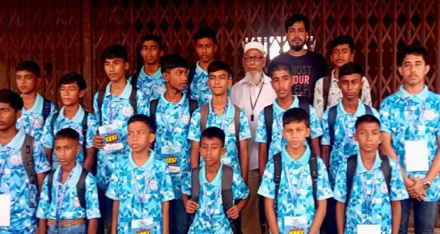 সাঁতারু