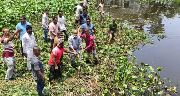 স্বেচ্ছাশ্রমে