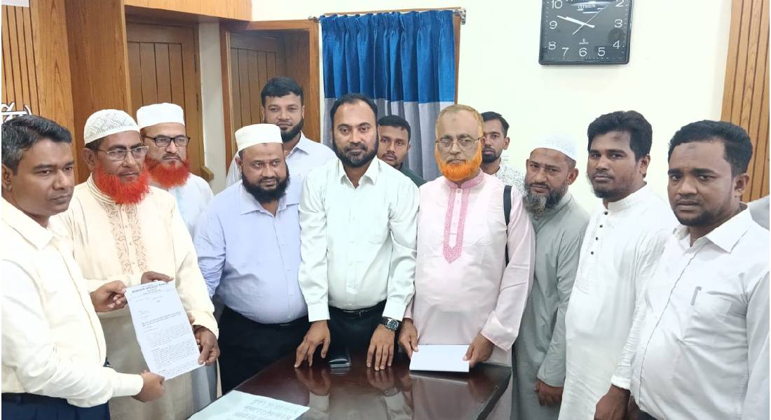 জেলা প্রশাসকের কাছে জামায়াতের স্মারকলিপি