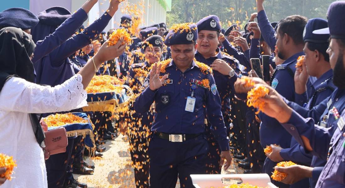 শ্রদ্ধা ও ভালোবাসায় বিদায় নিলেন পুলিশ সুপার