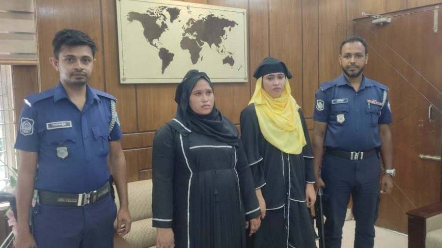 চাঁদপুরে পাসপোর্ট করতে এসে আটক দুই রোহিঙ্গা নারী