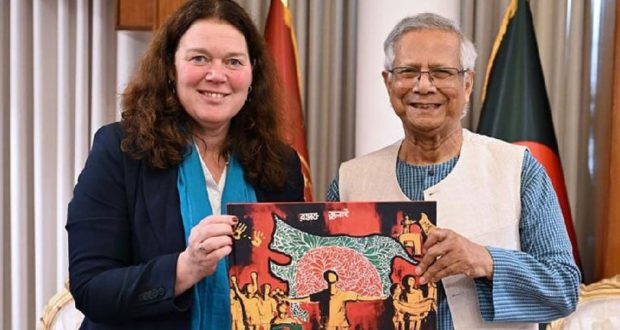 নির্বাচনে