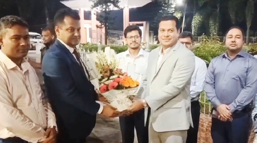 চাঁদপুরের নবাগত ডিসি মো: নাজমুল ইসলামের যোগদান