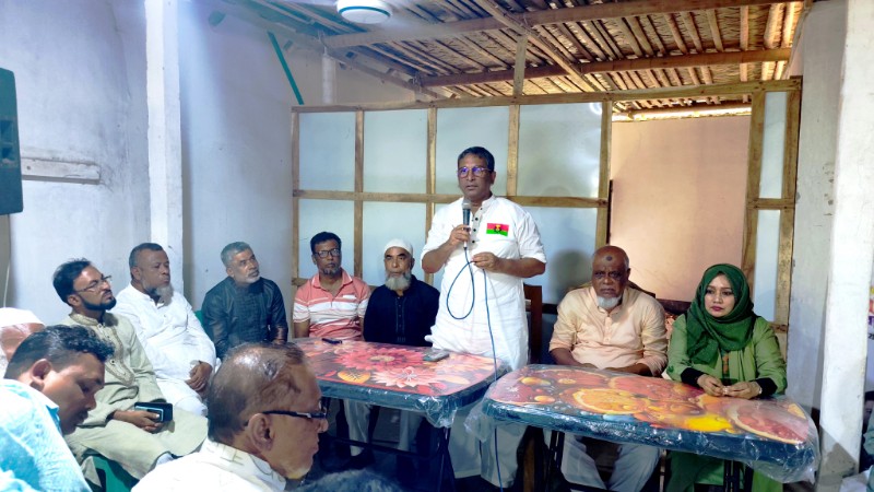 হাইমচরে গণসংযোগ ও জেলেদের সাথে মতবিনিময় করলেন শেখ ফরিদ আহমেদ মানিক