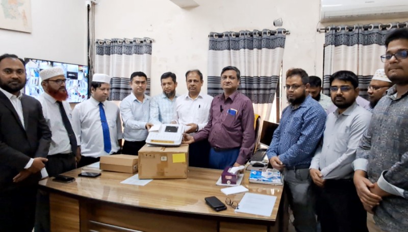 চাঁদপুর সরকারি হাসপাতালে এনডিএফের ইসিজি মেশিন প্রদান