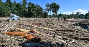 ইন্দোনেশিয়ায় ভয়াবহ বন্যা ও ভূমিধসে প্রাণহানি বেড়ে ৪৪২