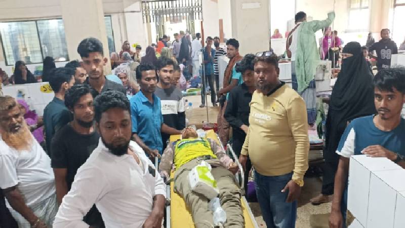 মতলবে বিয়ের গেট খুলতে গিয়ে শ্রমিকের মৃত্যু বিয়ের