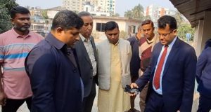 চাঁদপুরে আম কুড়াতে গিয়ে