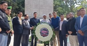 কুমিল্লা মাইক্রোবাস বিস্ফোরণ : দগ্দ হয়ে পুলিশ ও আসামি নিহত