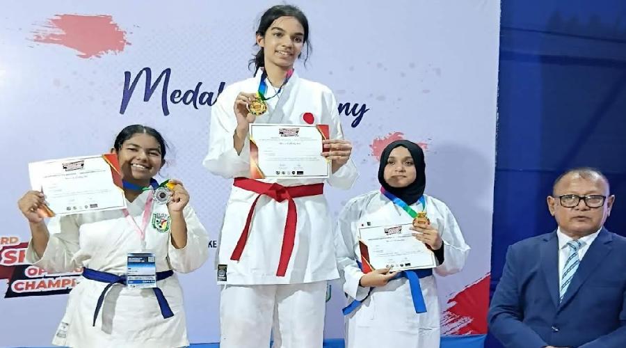 চাঁদপুর সোতোকান কারাতে একাডেমির ১১টি পদক অর্জন