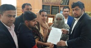 মতলবের চরাঞ্চলে ফণীতে ক্ষতিগ্রস্ত পরিবারের মাঝে ত্রাণ সামগ্রী বিতরণ