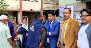 নির্বাচনে