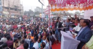 হাজীগঞ্জে ট্রাক্টর চাপায় যুবক নিহত