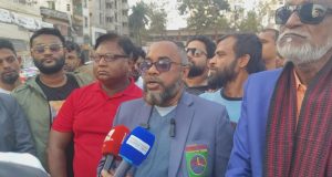 চাঁদপুর মেঘনায় মালবাহী ট্রলারডুবি : নিখোঁজ ১