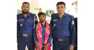 চাঁদপুরে ‘উদীয়মান প্রজন্ম’ উদ্যোগে শীতবস্ত্র বিতরণ