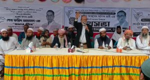 চাঁদপুরে মসজিদের পুকুর খননে ২শ’ বছরের প্রাচীন মূর্তি উদ্ধার