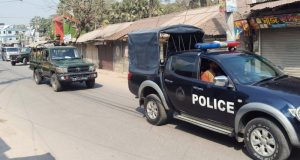 যাত্রীবাহী লঞ্চ।