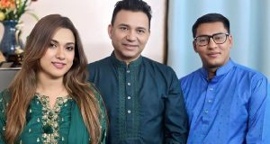 অসুস্থ মায়ের সেবায়, অসুস্থ মায়ের সেবায়