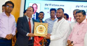 হঠাৎ কেঁপে উঠলো দেশ