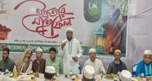 ডাকাত বলে চিৎকারে পুলিশের ওপর হামলার চেষ্টা করে জেলেরা