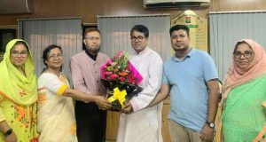 চাঁদপুরে ব্যাটারি চালিত অবৈধ রিক্সার ওপর অভিযান