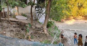 ‘ধান বিক্রির টাকা দিয়েই বাবা বই কিনে দিতেন’