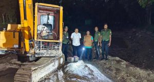 ‘ধান বিক্রির টাকা দিয়েই বাবা বই কিনে দিতেন’