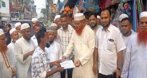 চাঁদপুর শহরে সড়ক যখন বাড়িওয়ালদের দখলে : জনদুর্ভোগ সীমাহীন