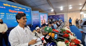 নৌ-পরিবহণমন্ত্রীকে দীপু মনির পক্ষে ফুলেল শুভেচ্ছা